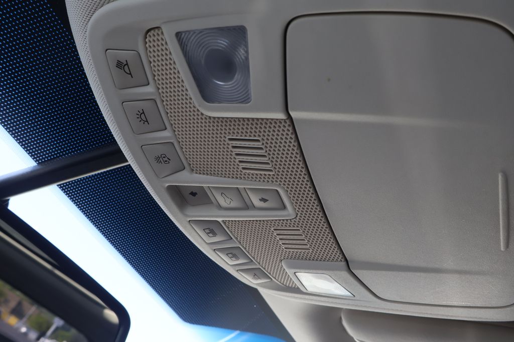 Thumbnail: 2015 Ford Edge - 30
