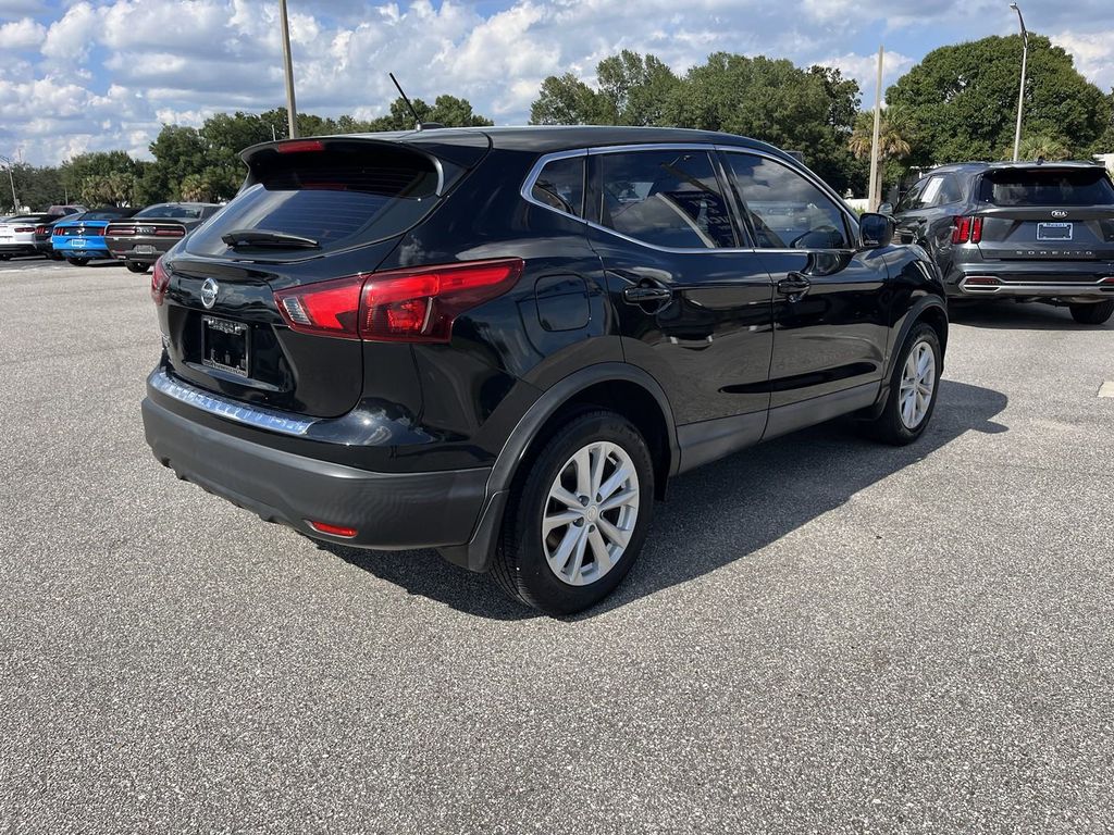 2018 Nissan Rogue Sport S 6