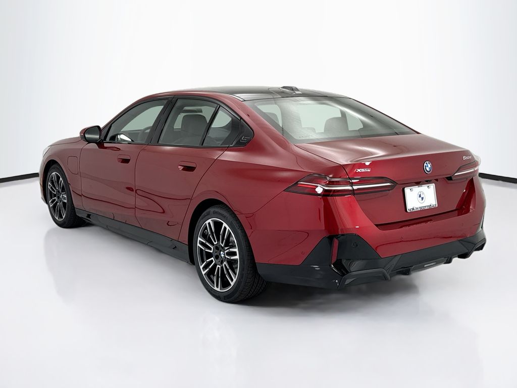 Thumbnail: 2027 BMW 5 Series - 7
