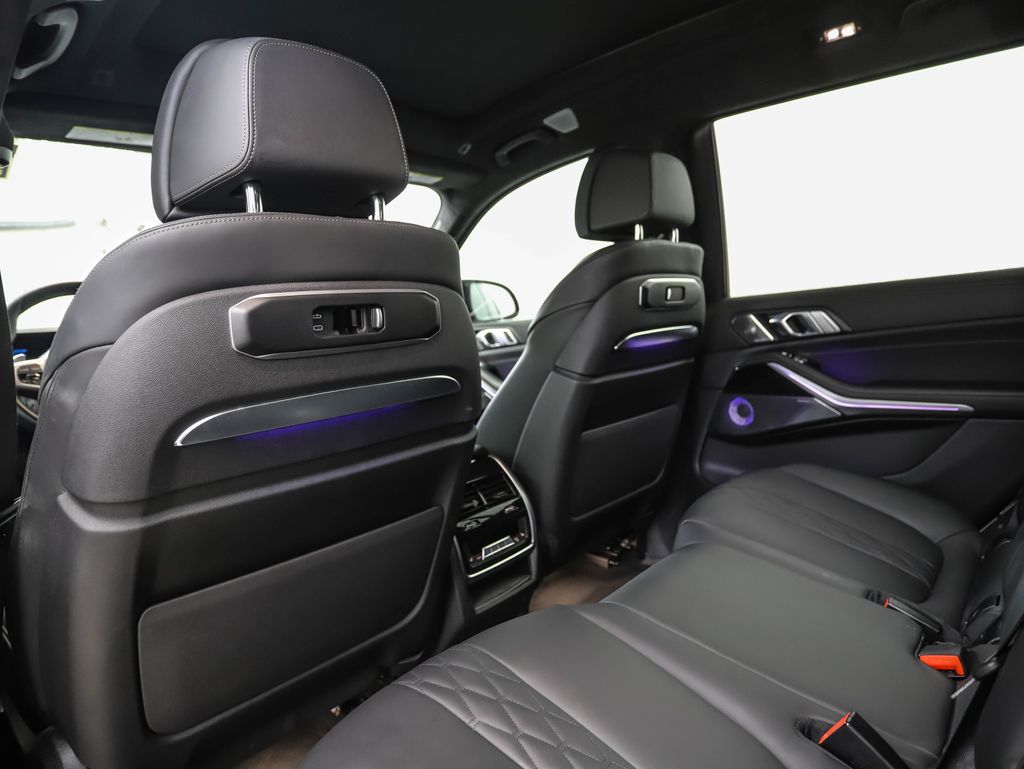 Thumbnail: 2024 BMW X7 - 20