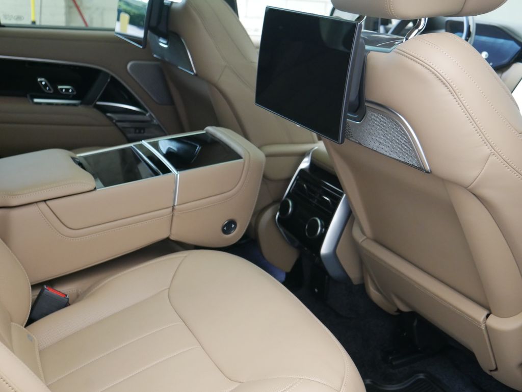 Thumbnail: 2025 Land Rover Range Rover - 29