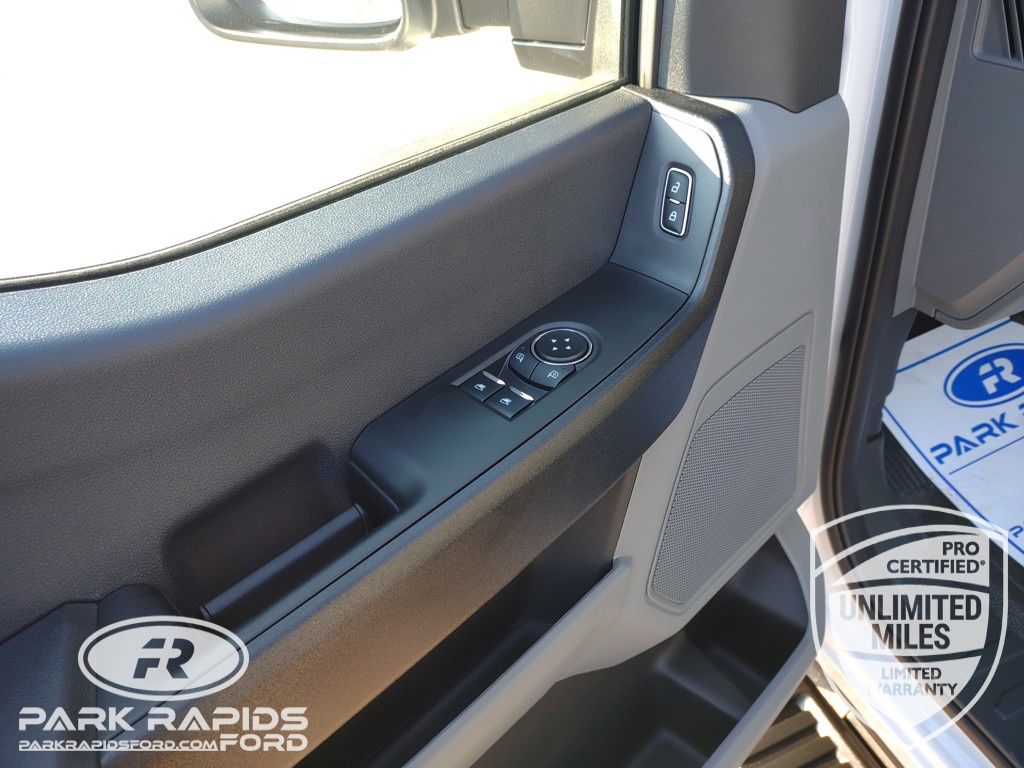 2025 Ford F-250SD XLT photo