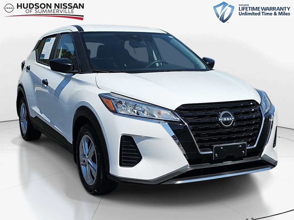 2022 Nissan Kicks S FWD