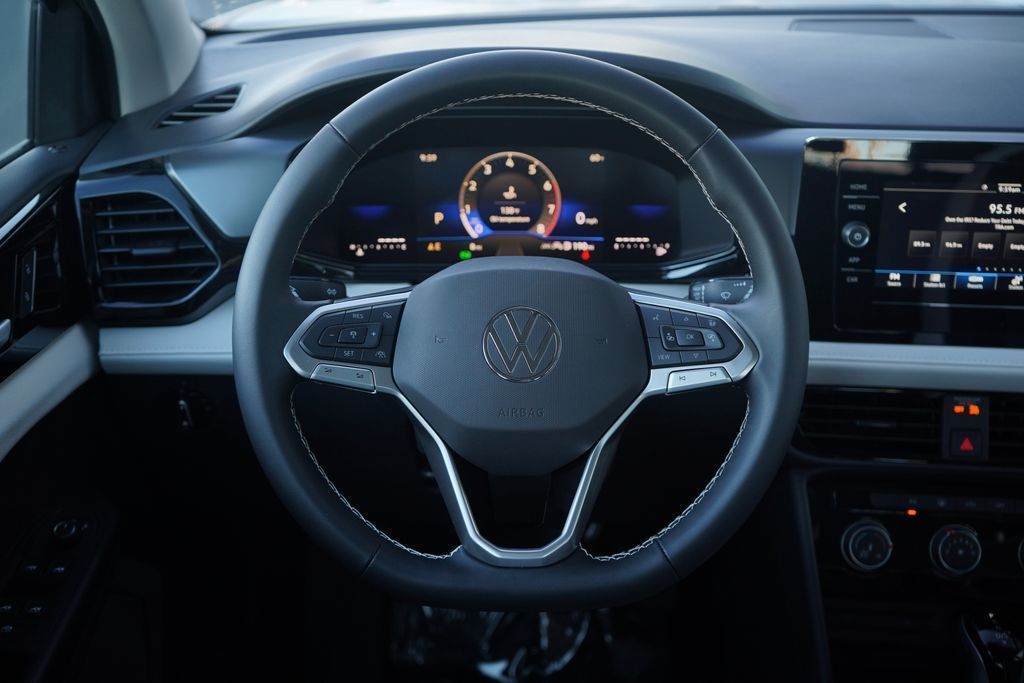 Thumbnail: 2026 Volkswagen Taos - 9