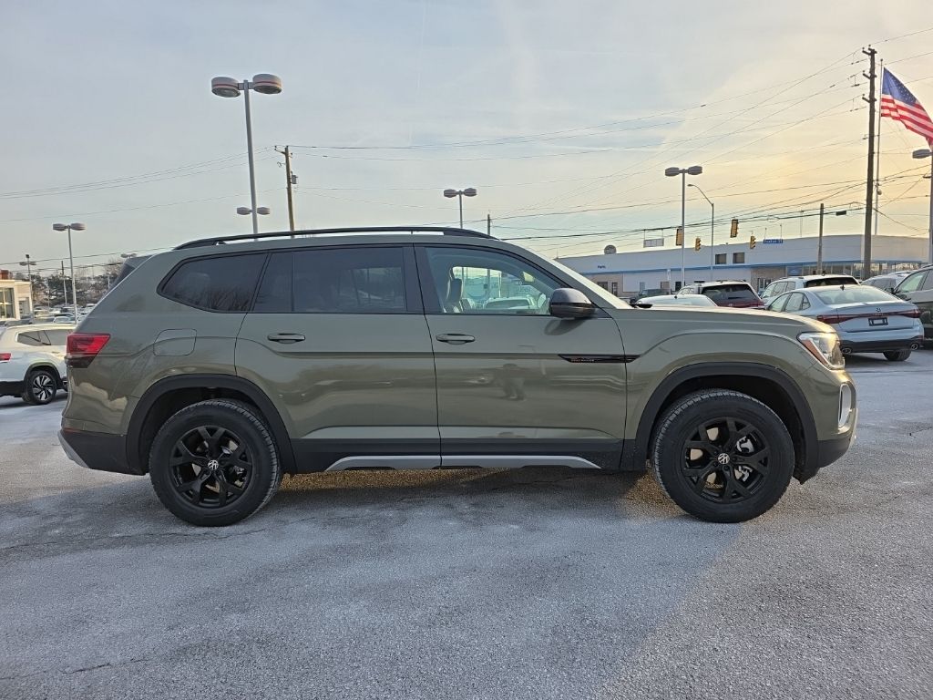 2026 Volkswagen Atlas 2.0T Peak Edition Green at Sutliff Volkswagen