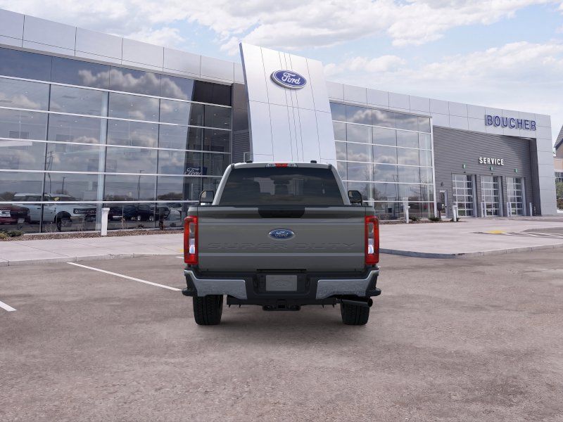 New 2026 Carbonized Gray Metallic Ford XLT image 5
