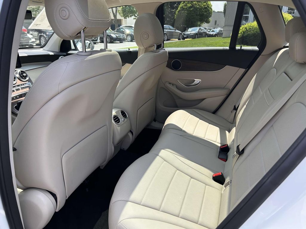 Thumbnail: 2021 Mercedes-Benz GLC - 18