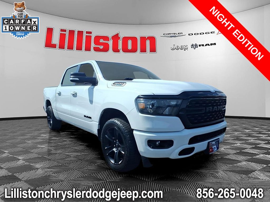 2022 RAM 1500 Big Horn Crew Cab 4WD Blanco (Bright White Clearcoat) Camioneta Todo terreno 8 velocidades Automática