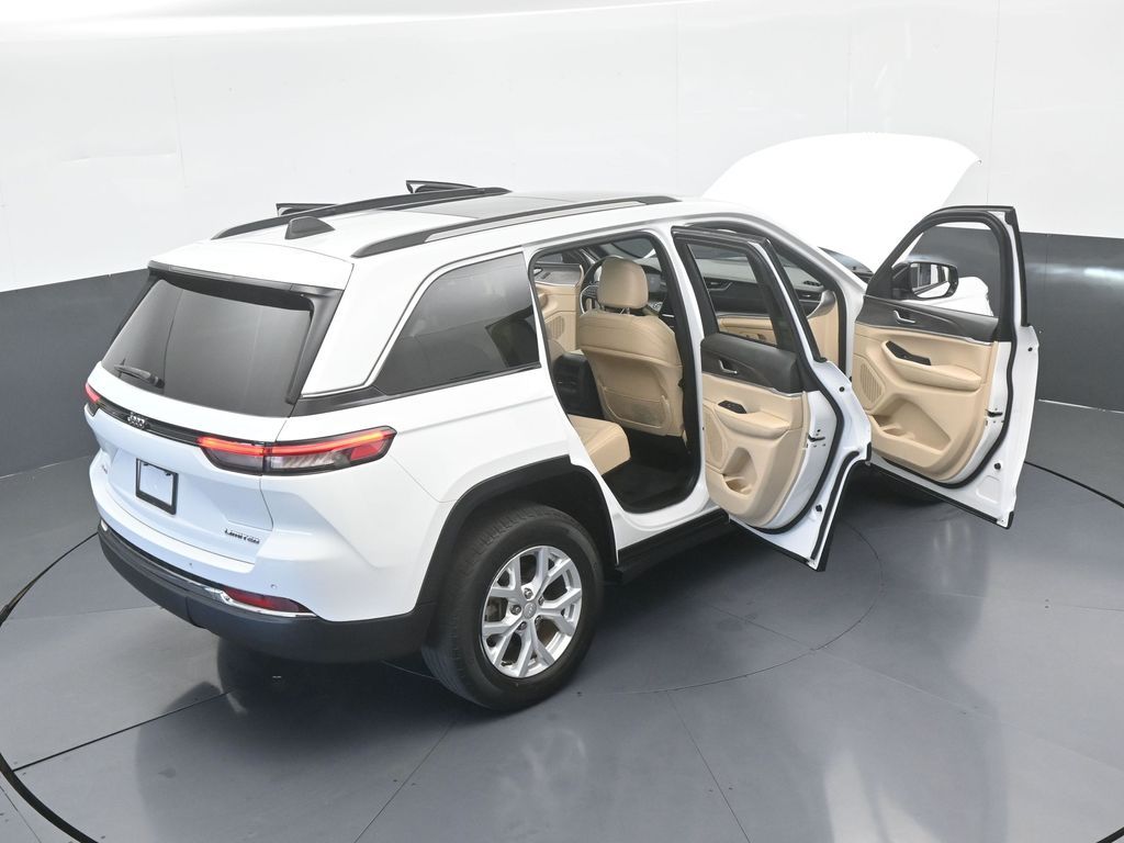 Used 2023 Bright White Clearcoat Jeep Limited image 72