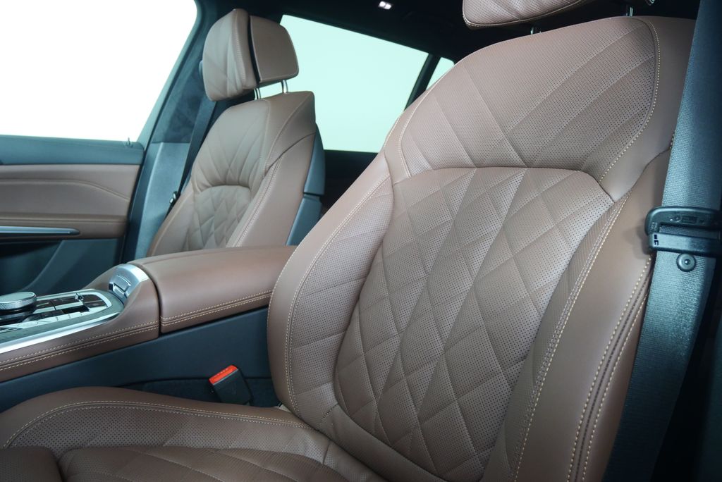 Thumbnail: 2027 BMW X7 - 10