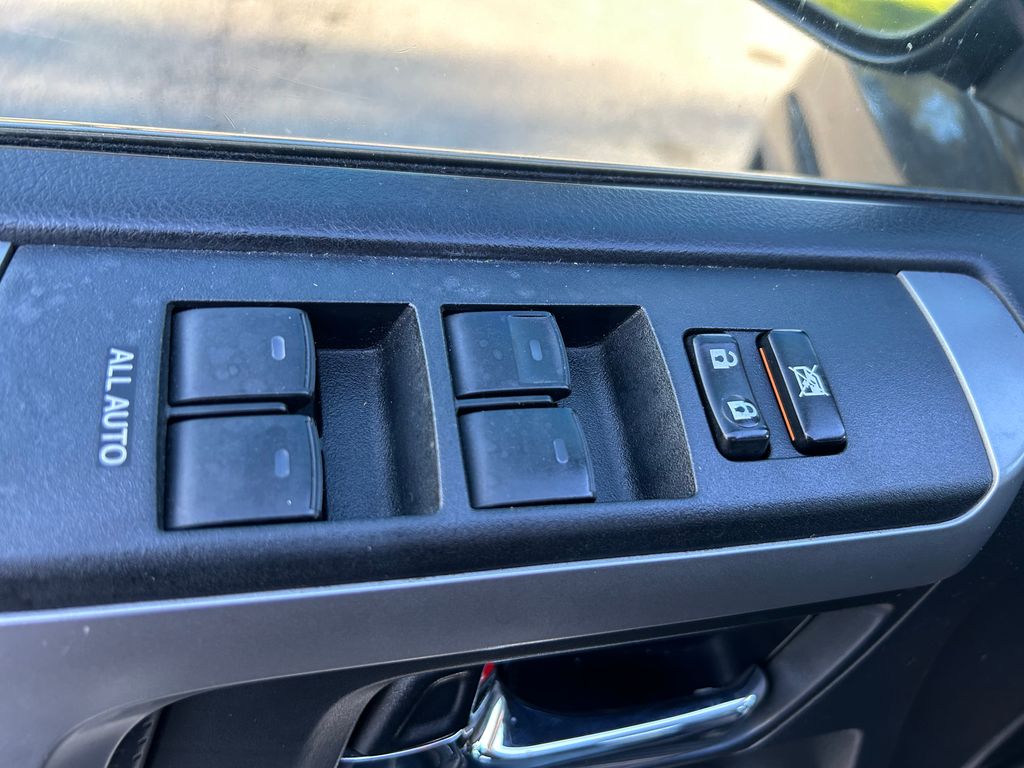 Thumbnail: 2016 Toyota 4Runner - 16