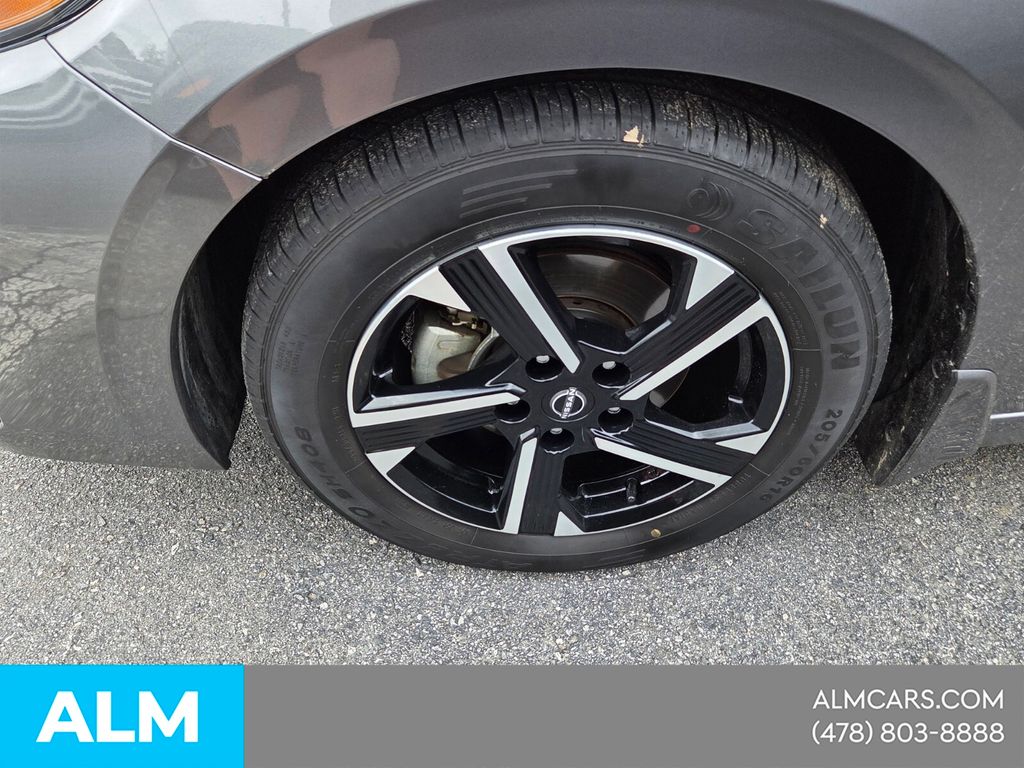 Used 2024 Gray Nissan SV image 3