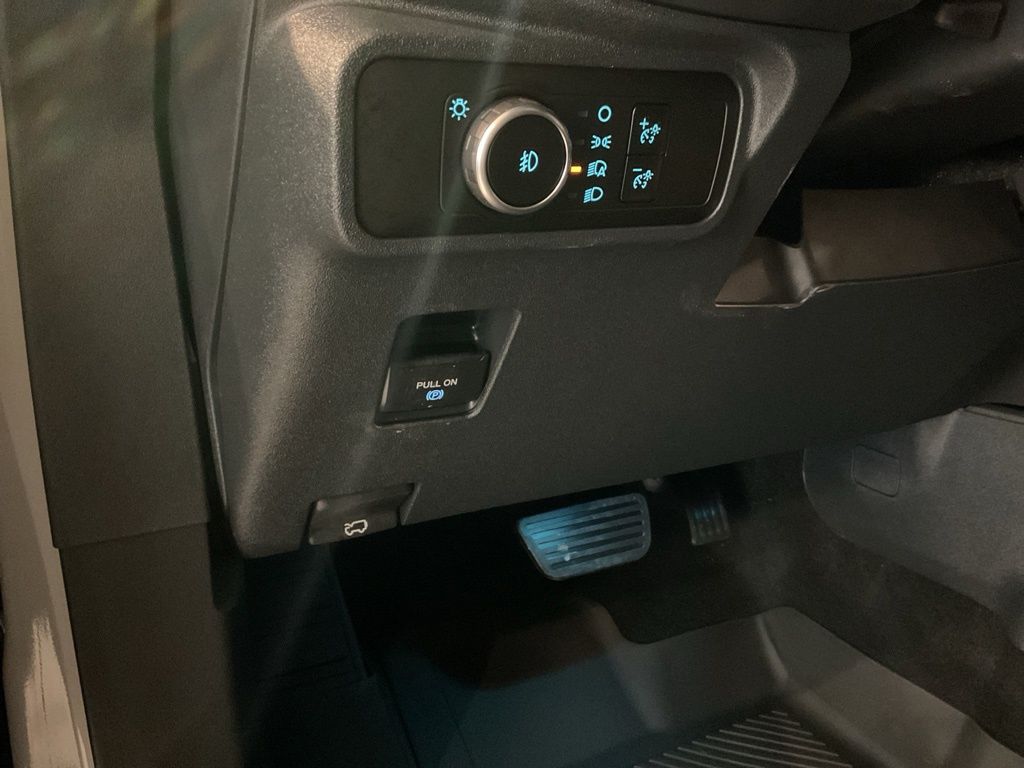 New 2026 White Ford Outer Banks image 11