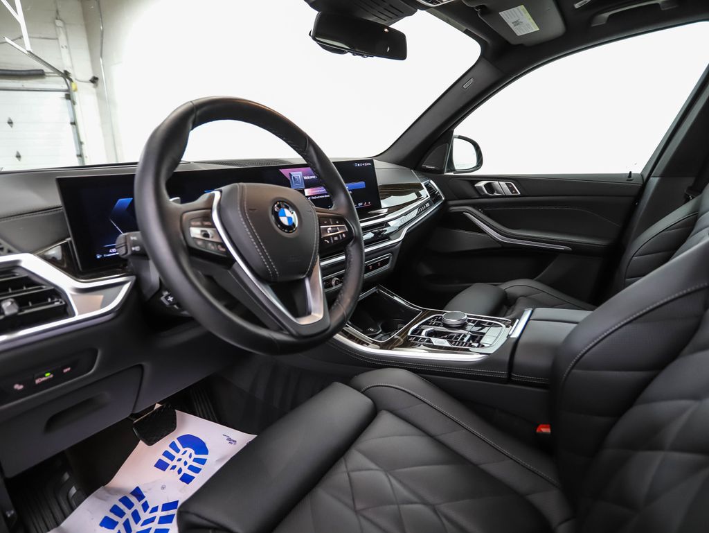 Thumbnail: 2024 BMW X5 - 10