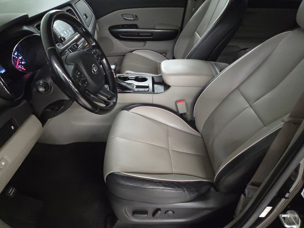 2021 Kia Sedona EX photo 17