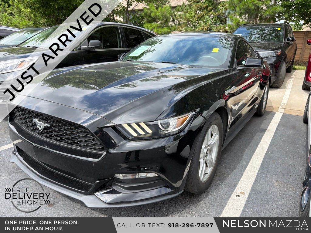 2017 Ford Mustang V6 Coupe RWD