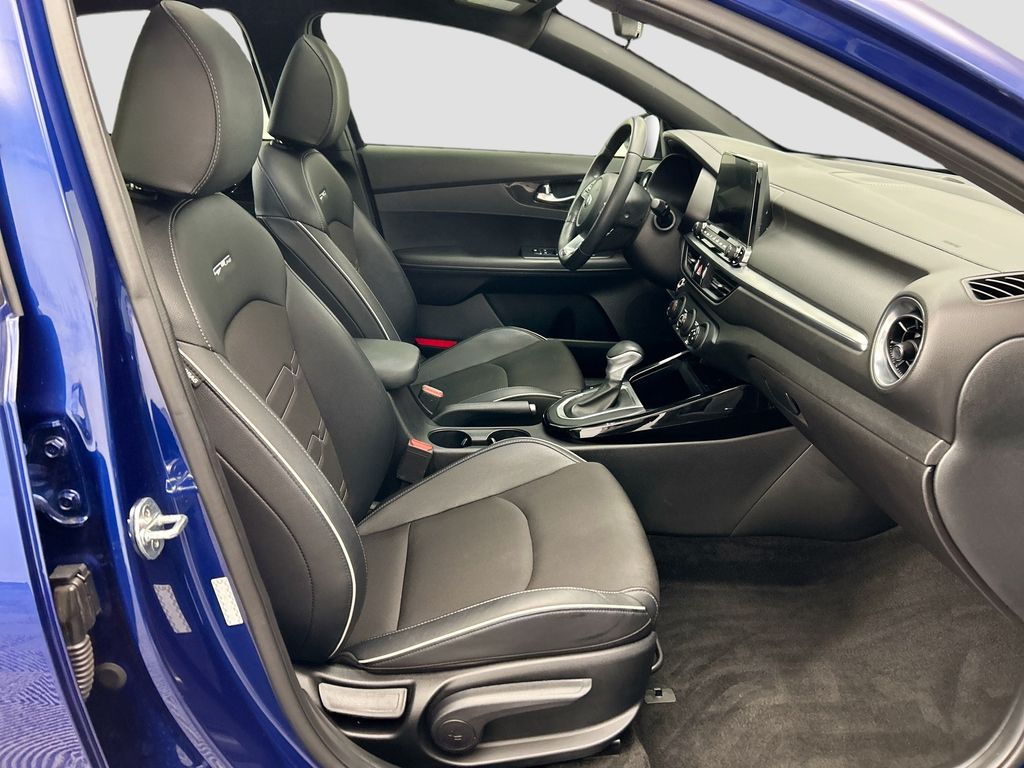 Thumbnail: 2020 Kia Forte - 18