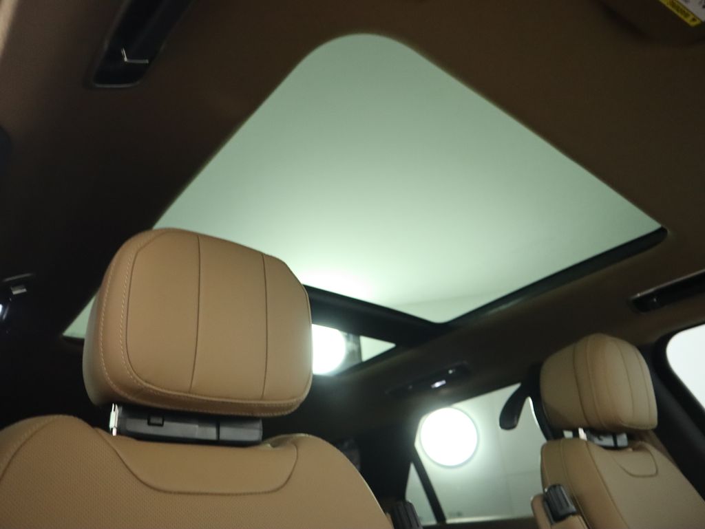Thumbnail: 2025 Land Rover Range Rover Sport - 20