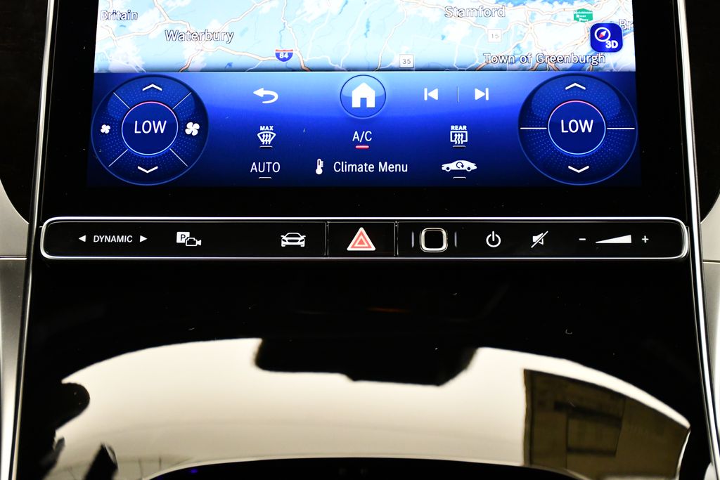 Thumbnail: 2025 Mercedes-Benz GLC - 28