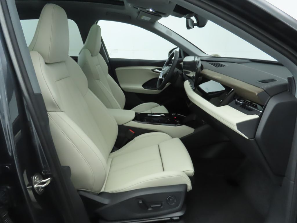 Thumbnail: 2025 Audi Q6 e-tron - 22