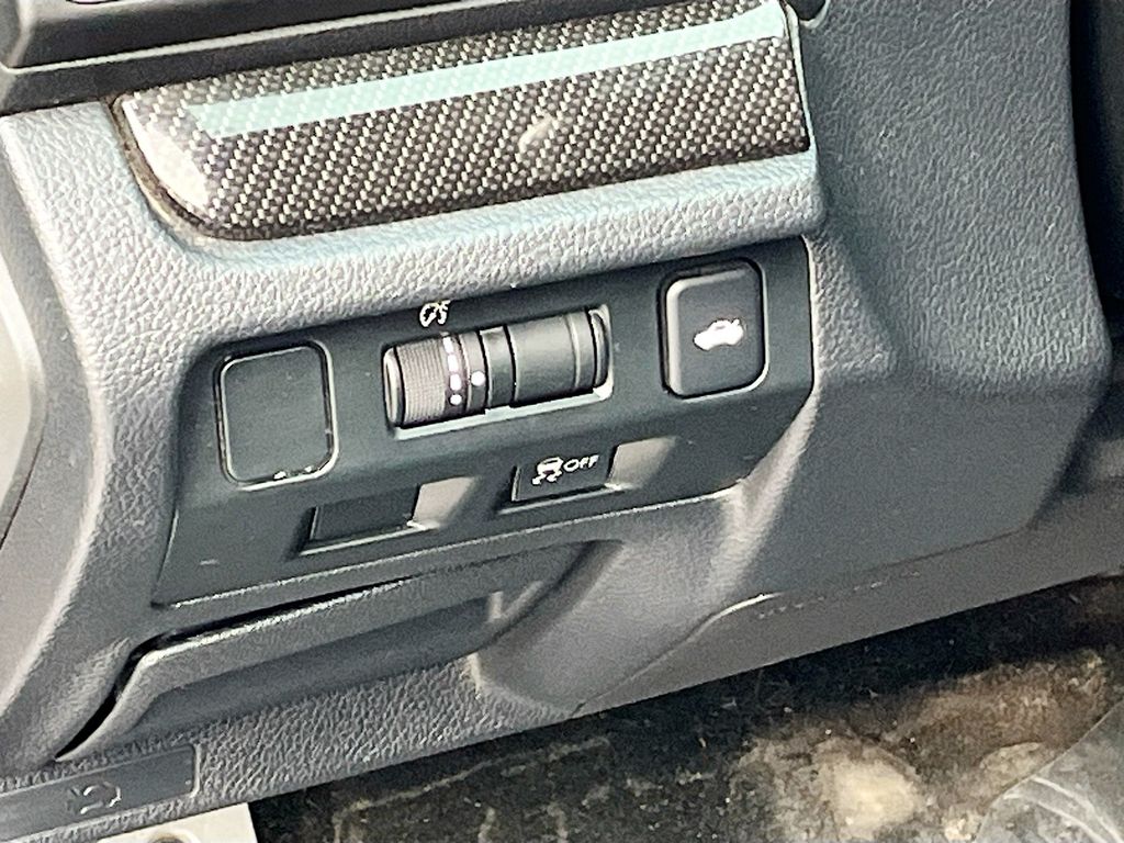 Used 2018 Silver Subaru Premium image 10