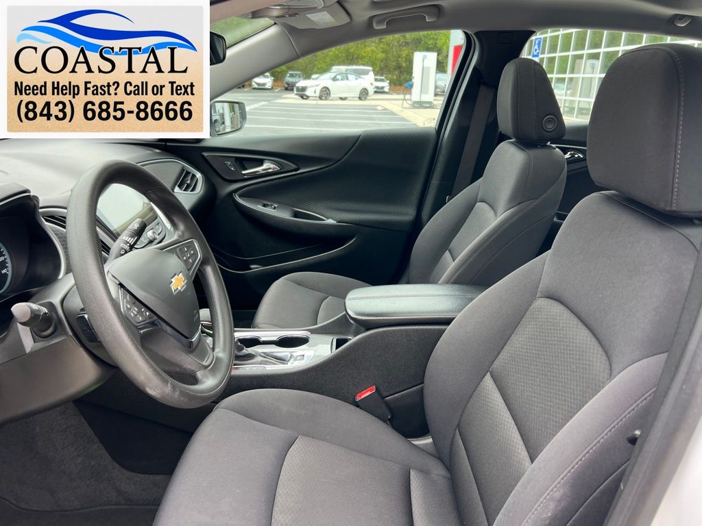 2024 Chevrolet Malibu LT White at Matthews Motors of Wilmington