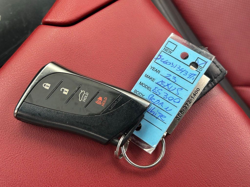 Used 2023 White Lexus 300h image 45