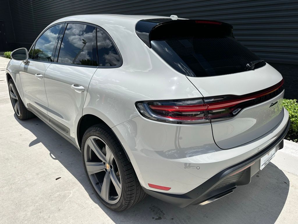 2024 Porsche Macan  3