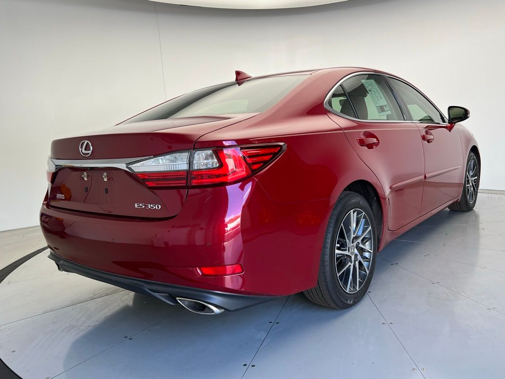 Thumbnail: 2017 Lexus ES - 22