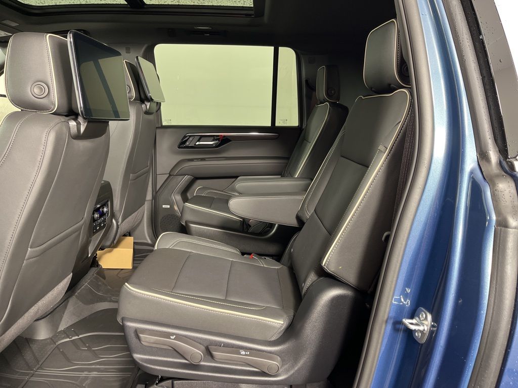 Thumbnail: 2026 Chevrolet Suburban - 22