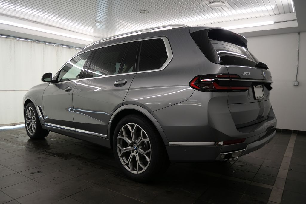 2025 BMW X7 xDrive40i 4