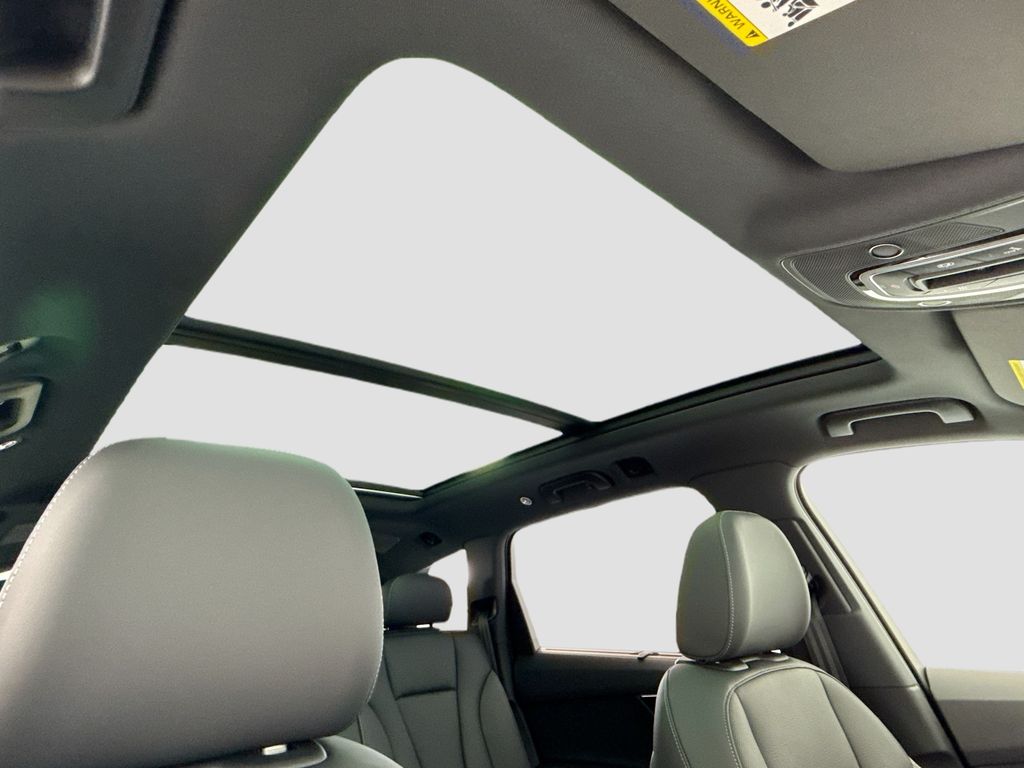 Thumbnail: 2026 Audi Q7 - 18