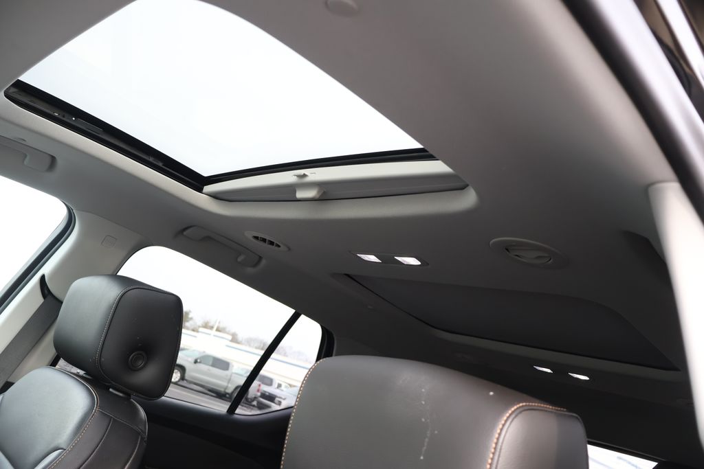 Thumbnail: 2021 Chevrolet Traverse - 10