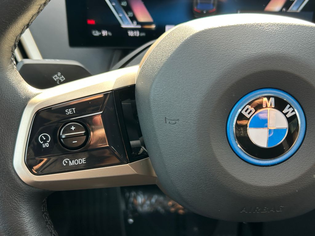 Thumbnail: 2025 BMW iX - 19