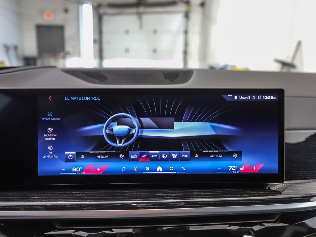 Thumbnail: 2025 BMW X5 - 18