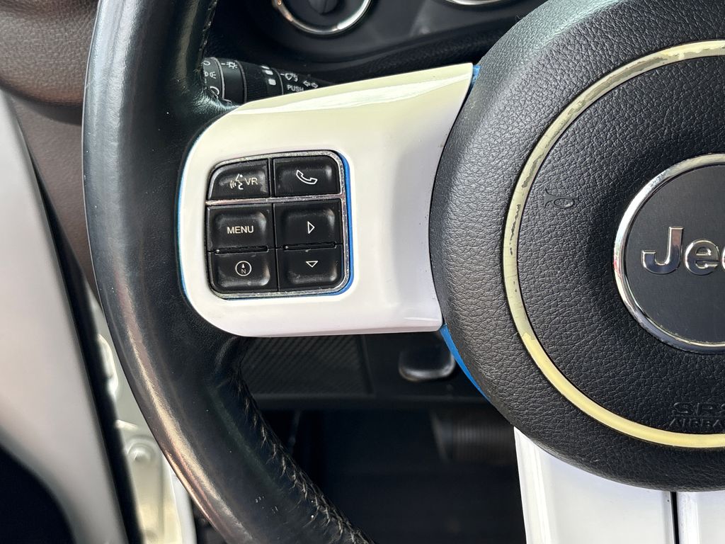 Used 2016 White Jeep Sport image 18