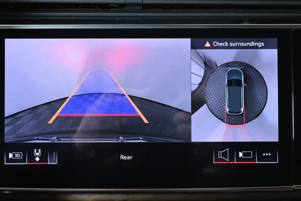 Thumbnail: 2025 Audi Q7 - 25