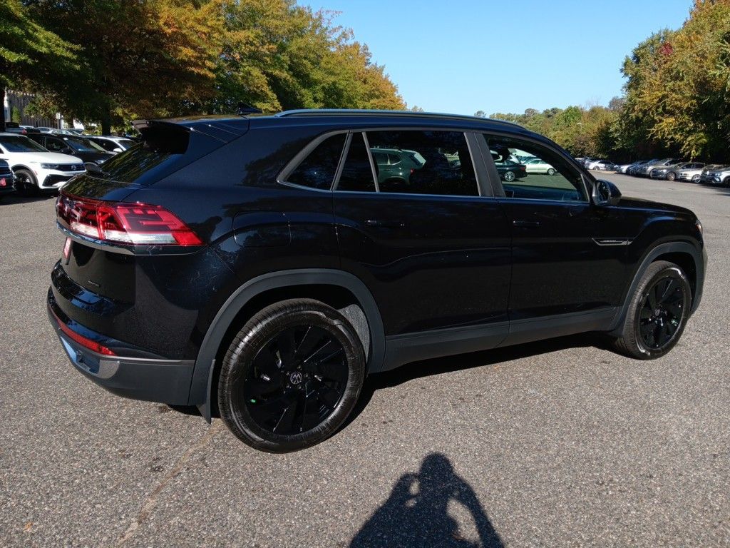 2025 Volkswagen Atlas Cross Sport 2.0T SE w/Technology 5