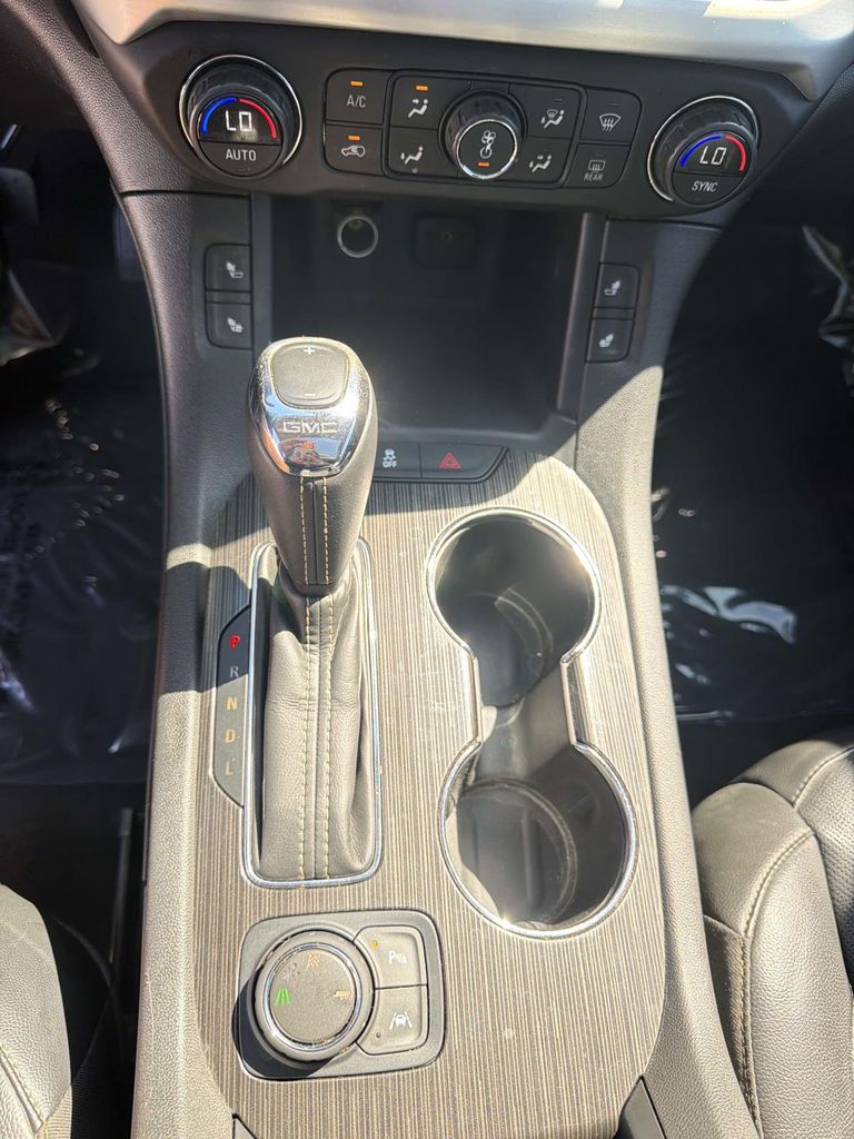 Used 2017 Black GMC SLT-2 image 22