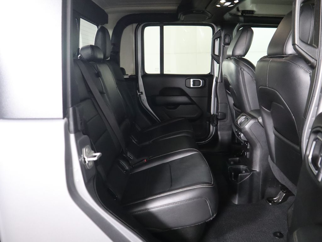 Thumbnail: 2020 Jeep Gladiator - 23