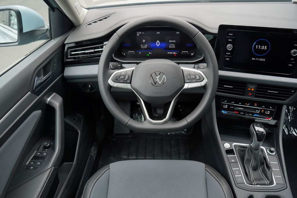 2025 Volkswagen Jetta SE 12