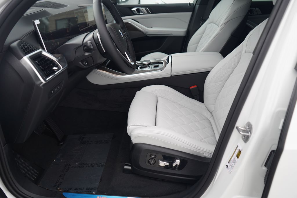 Thumbnail: 2026 BMW X5 - 9