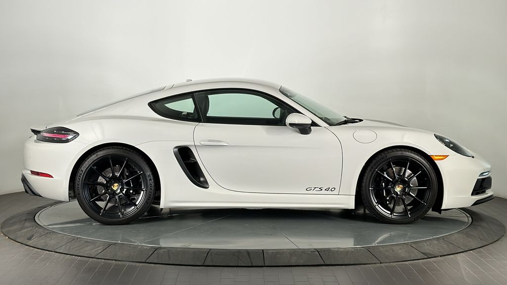 2024 Porsche 718 Cayman GTS 8