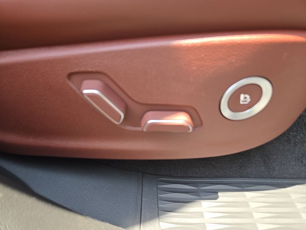 Thumbnail: 2025 Genesis GV80 - 25