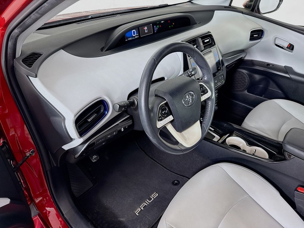 Thumbnail: 2016 Toyota Prius - 9