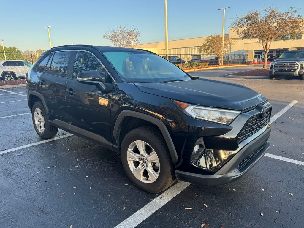 2021 Toyota RAV4 XLE 7