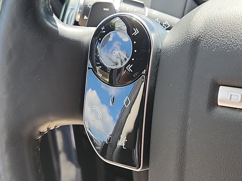 Thumbnail: 2020 Land Rover Discovery - 22