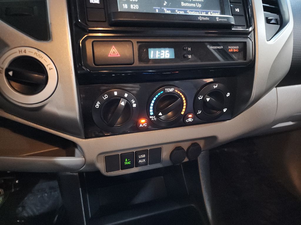 2014 Toyota Tacoma V6 photo