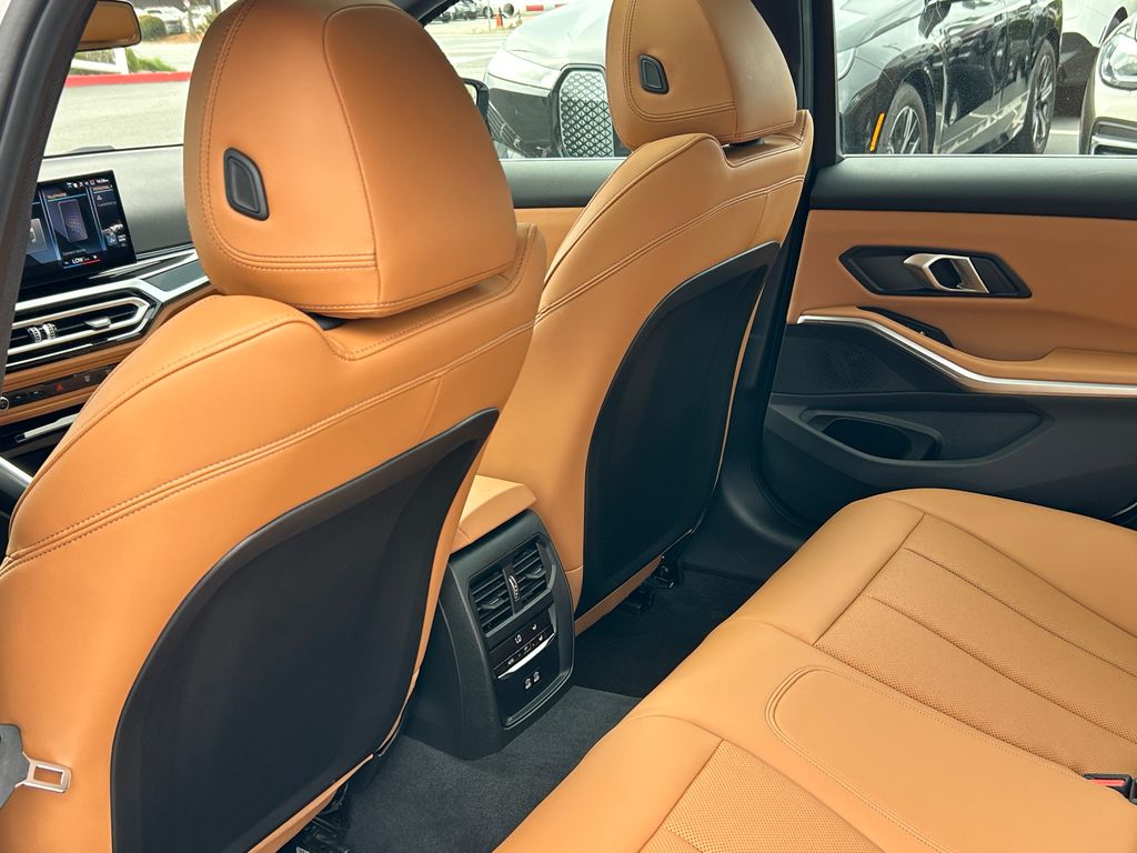 Thumbnail: 2024 BMW 3 Series - 31