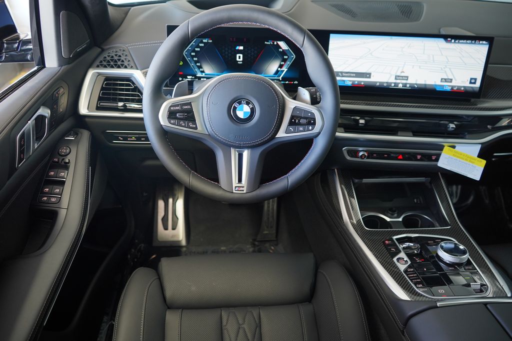 Thumbnail: 2026 BMW X7 - 16